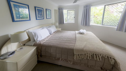Le Beach Apartments - QLD Tourism 9