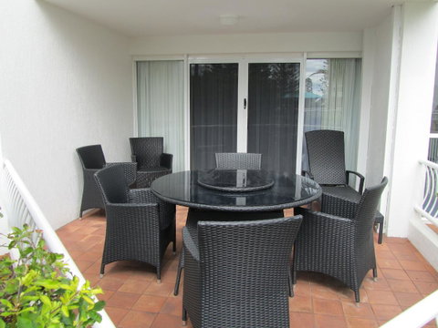 Le Beach Apartments - QLD Tourism 18