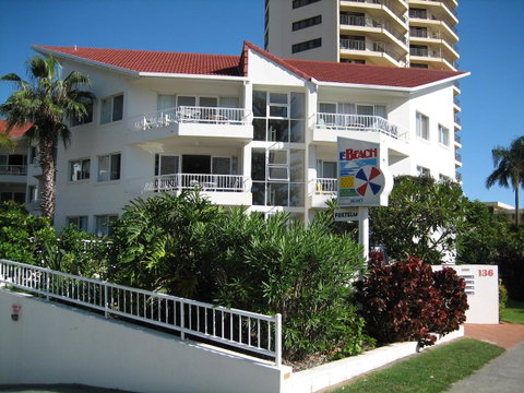 Le Beach Apartments - QLD Tourism 11