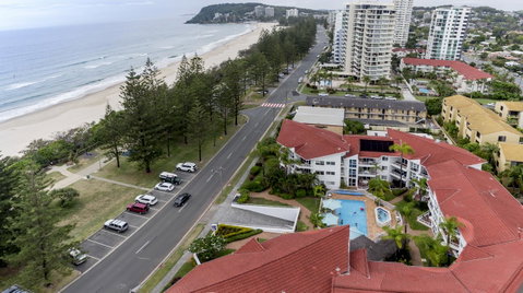 Le Beach Apartments - QLD Tourism 5