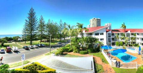 Le Beach Apartments - QLD Tourism 24