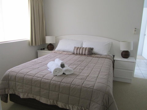 Le Beach Apartments - QLD Tourism 8