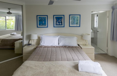 Le Beach Apartments - QLD Tourism 7