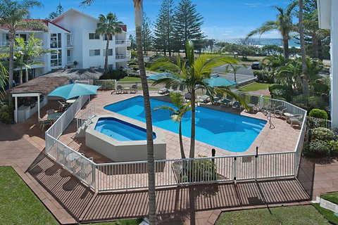 Le Beach Apartments - QLD Tourism 1