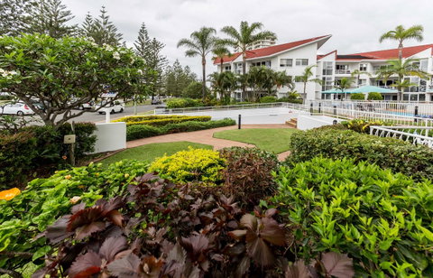 Le Beach Apartments - QLD Tourism 12