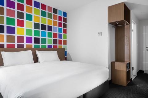 Ibis Styles Brisbane Elizabeth Street - QLD Tourism 10