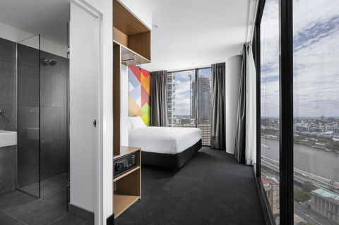 Ibis Styles Brisbane Elizabeth Street - QLD Tourism 6