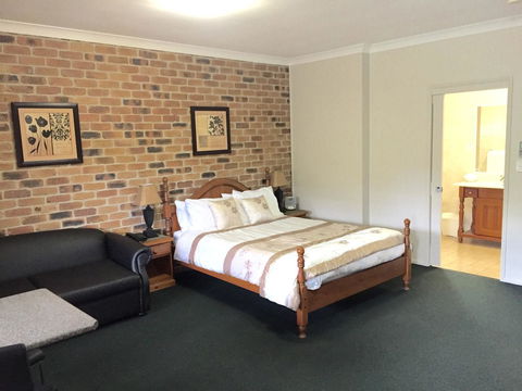 Country Gardens Motor Inn - QLD Tourism 11