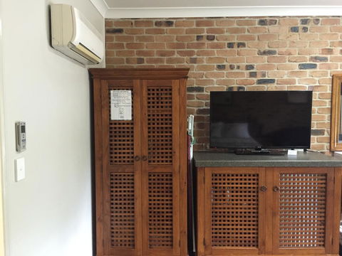Country Gardens Motor Inn - QLD Tourism 25