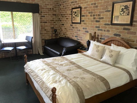 Country Gardens Motor Inn - QLD Tourism 15