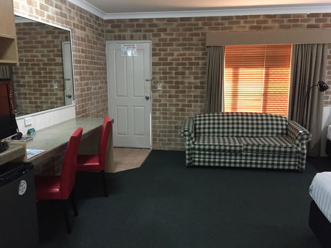 Country Gardens Motor Inn - QLD Tourism 20