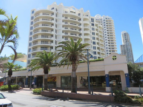 APR Private SUITES MOROC By The Beach - Queensland Tourism 9