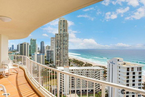 APR Private SUITES MOROC By The Beach - Queensland Tourism 26