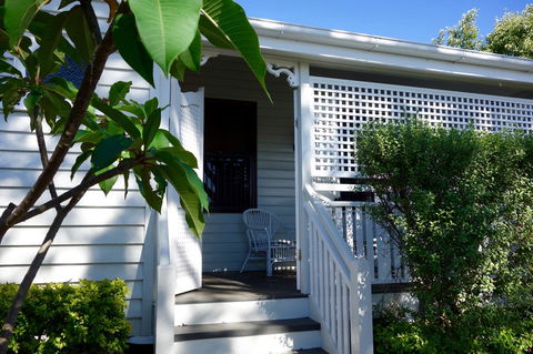 Frangipani House - QLD Tourism 1