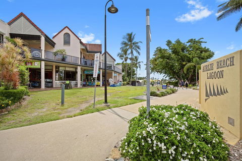 Montipora Unit 3 - In The Heart Of Airlie, Wi-fi And Netflix - QLD Tourism 11