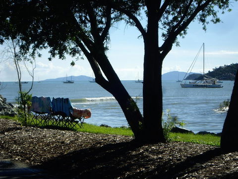 Montipora Unit 3 - In The Heart Of Airlie, Wi-fi And Netflix - QLD Tourism 17