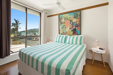 Montipora Unit 3 - In The Heart Of Airlie, Wi-fi And Netflix - QLD Tourism 6