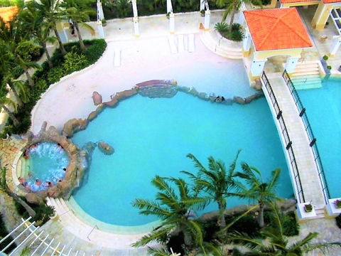 The Towers Of Chevron Renaissance - Holidays Gold Coast - Queensland Tourism 13