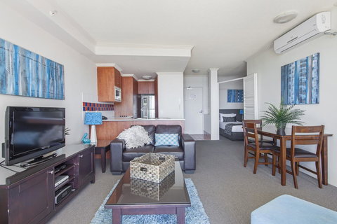 Crystal Bay On The Broadwater - QLD Tourism 36