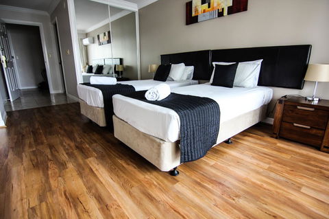 The Phoenician Resort - QLD Tourism 3