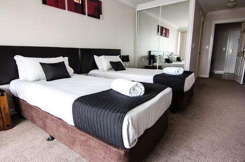 The Phoenician Resort - QLD Tourism 30