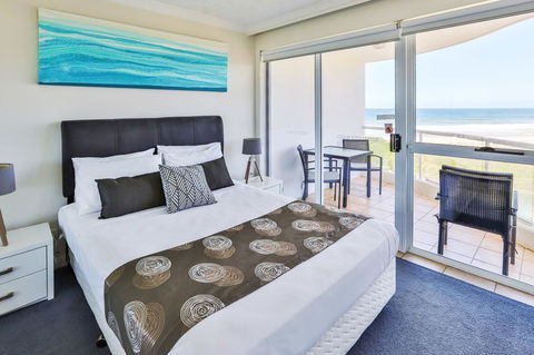 Regency On The Beach - Queensland Tourism 3