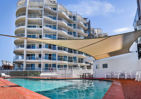 Regency On The Beach - Queensland Tourism 2