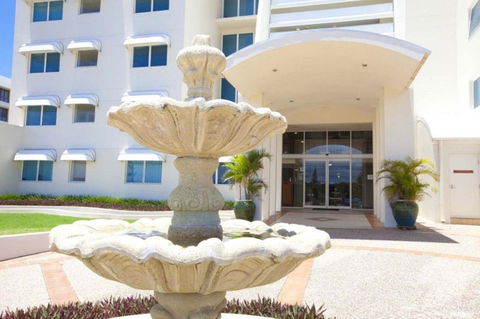 Regency On The Beach - Queensland Tourism 15