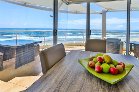 Regency On The Beach - Queensland Tourism 10