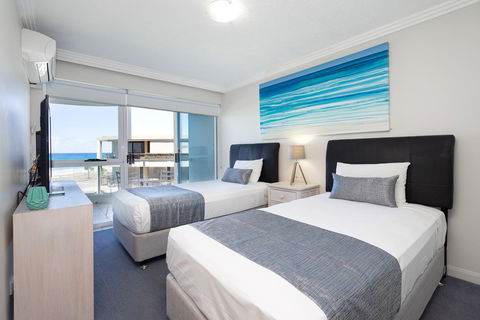 Regency On The Beach - Queensland Tourism 1