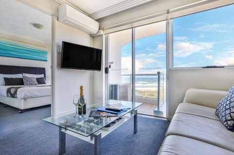 Regency On The Beach - Queensland Tourism 4