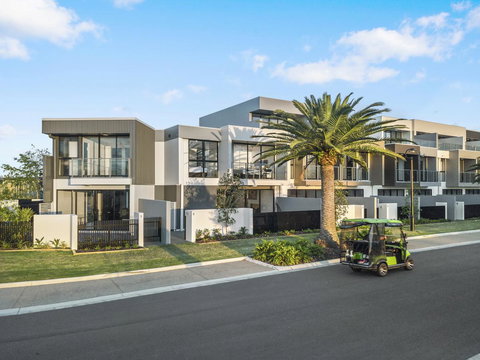 The Residences At The Peninsula - QLD Tourism 1