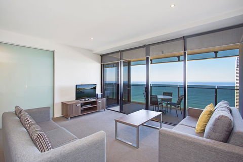 Mantra Circle On Cavill - Queensland Tourism 13
