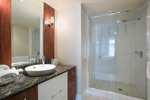 Towers Of Chevron - Private Apartment - Queensland Tourism 4