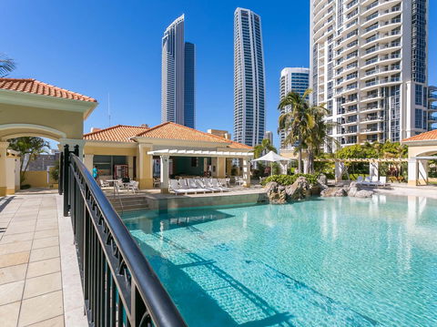 Towers Of Chevron - Private Apartment - Queensland Tourism 11