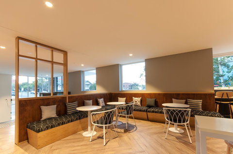 Woodroffe Hotel - QLD Tourism 25