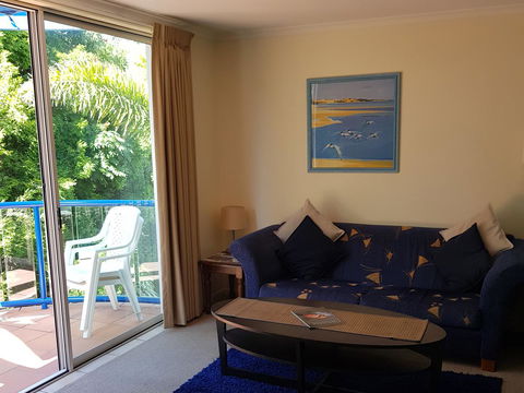 Surfers Beach Resort One - QLD Tourism 28