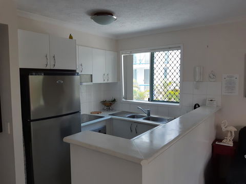 Surfers Beach Resort One - QLD Tourism 8