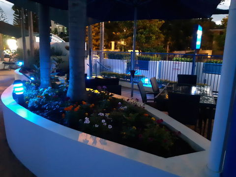 Surfers Beach Resort One - QLD Tourism 11
