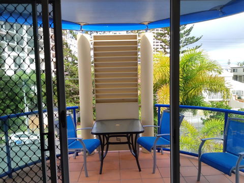 Surfers Beach Resort One - QLD Tourism 6