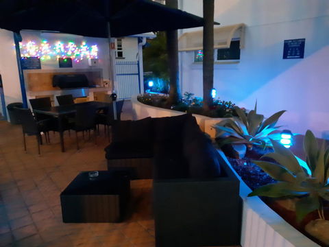 Surfers Beach Resort One - QLD Tourism 3