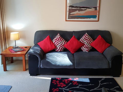 Surfers Beach Resort One - QLD Tourism 16