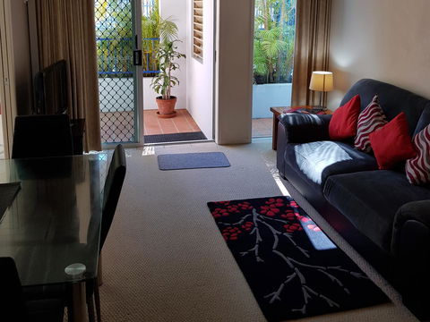 Surfers Beach Resort One - QLD Tourism 17