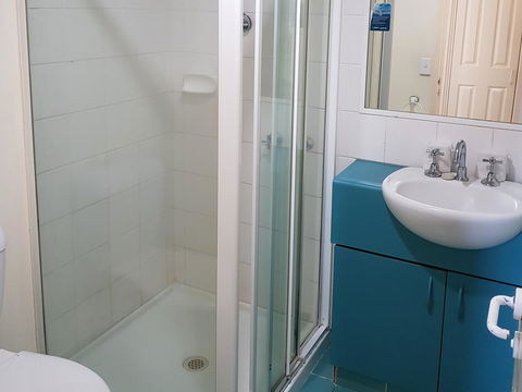 Surfers Beach Resort One - QLD Tourism 30