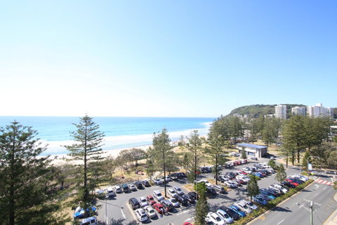 Oceania On Burleigh Beach - QLD Tourism 22