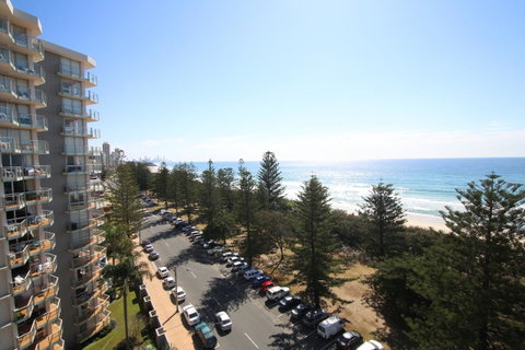 Oceania On Burleigh Beach - QLD Tourism 24