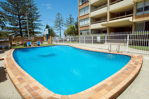 Oceania On Burleigh Beach - QLD Tourism 18