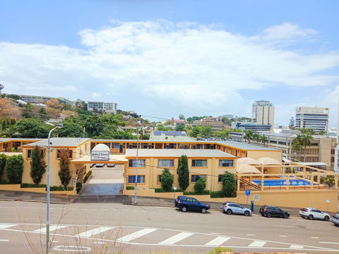 The Robert Towns - Queensland Tourism 13
