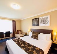 Best Western Plus Ambassador On Ruthven Motor Inn - Queensland Tourism