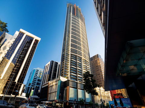 Oaks Brisbane Aurora Suites - QLD Tourism 0
